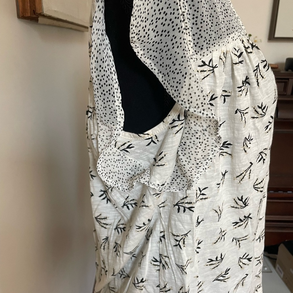 Lucky Brand Floral Print V-Neck Ruffle Sleeve Lightweight Blouse Women’s Large